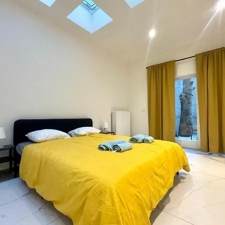 Apartment Urban Loft & Courtyard Prague