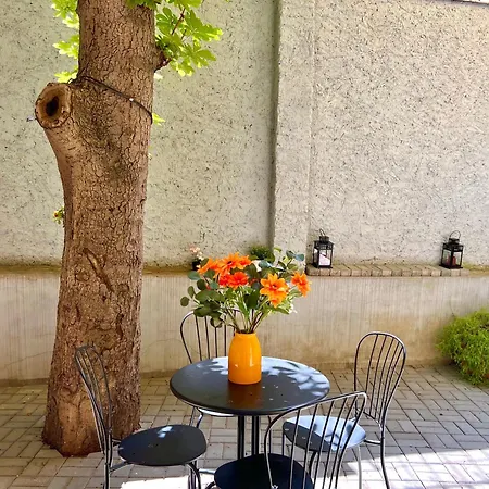 Apartment Urban Loft & Courtyard