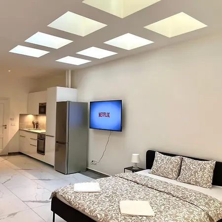 Apartment Urban Loft & Courtyard *